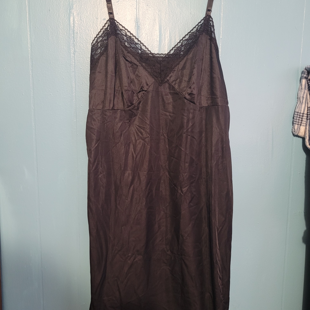 Vanity Fair Black Lace Chemise